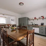 Akar