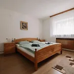 Akar *